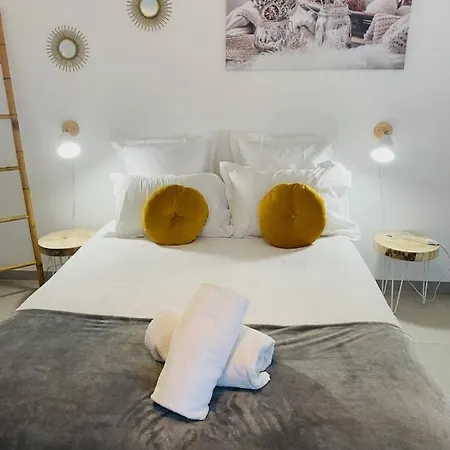 Le Quartz Tresum In A Modern Near The Garage Included Apartment