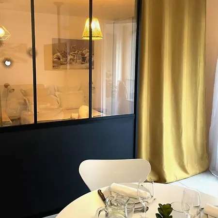 Le Quartz Tresum In A Modern Near The Garage Included *