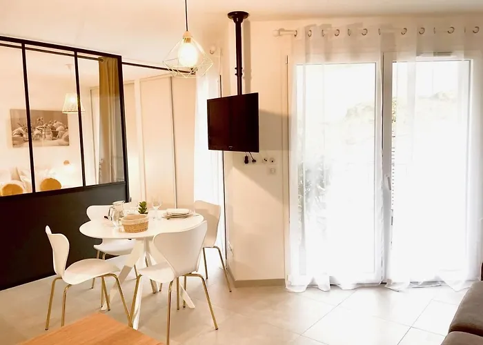 Le Quartz Tresum In A Modern Near The Garage Included