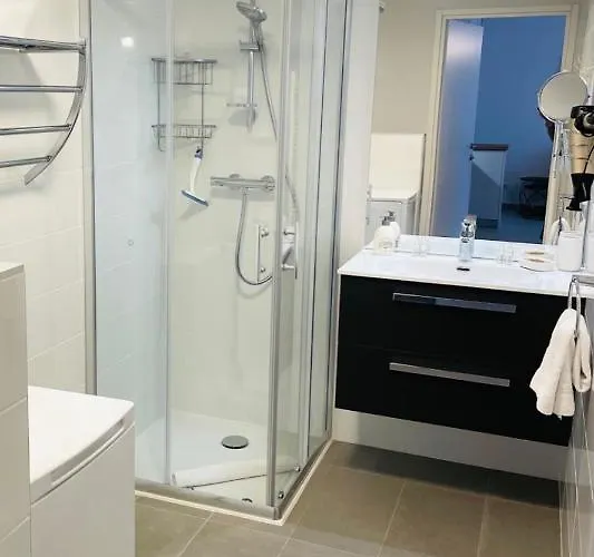 Le Quartz Tresum In A Modern Near The Garage Included